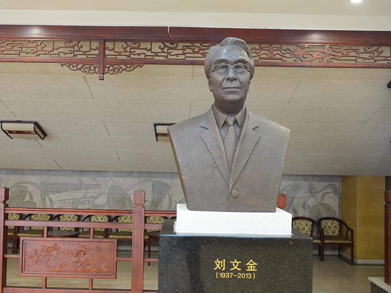 劉文金像，鑄銅，安放地點：中央民族樂團 - 副本.JPG